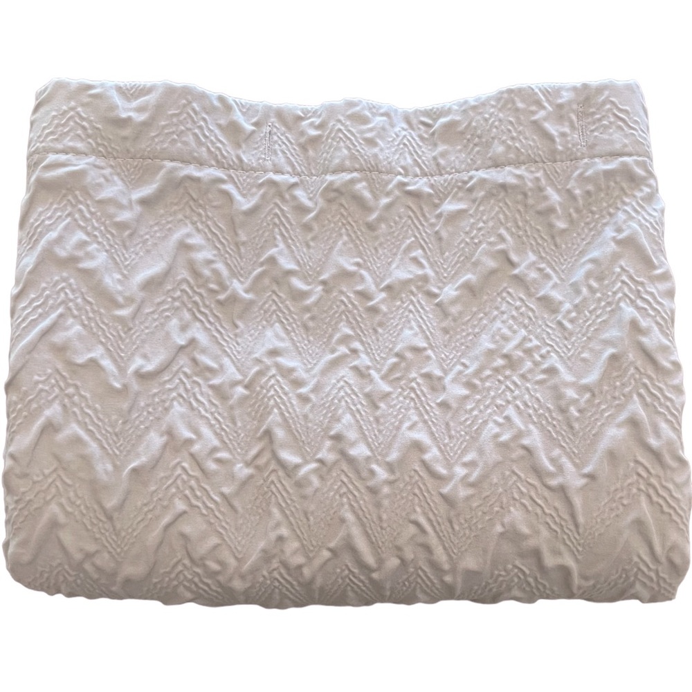 NWOT Gray Shower Curtain Chevron Pattern